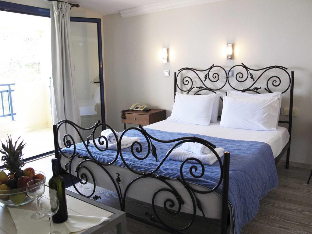 Hotel Azur Kriopigi Buitenkant foto