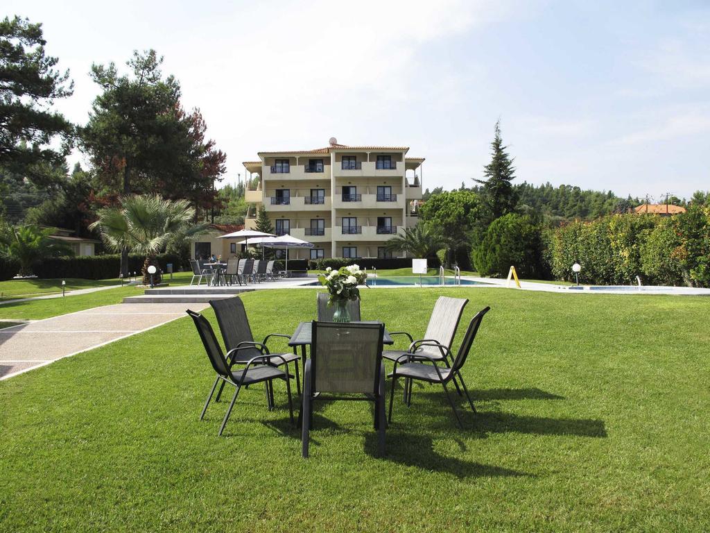 Hotel Azur Kriopigi Buitenkant foto