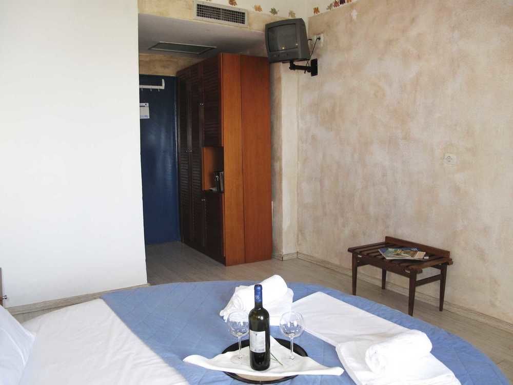 Hotel Azur Kriopigi Buitenkant foto