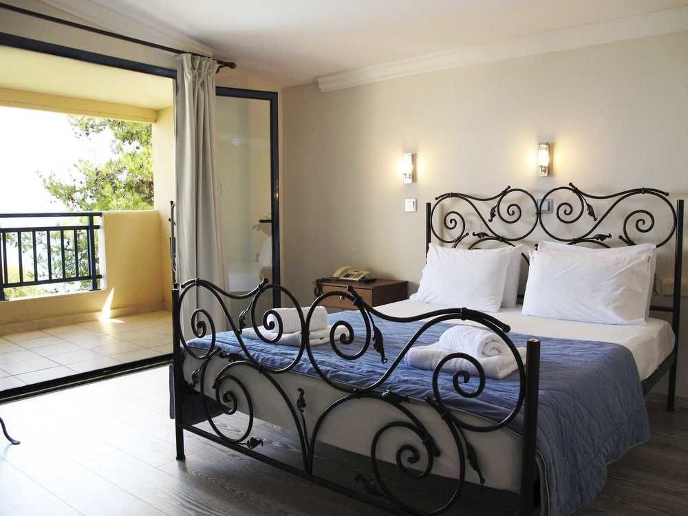Hotel Azur Kriopigi Buitenkant foto